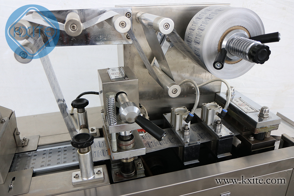 Dpp-88 Full Automatic Flat Plate Alu-Plastic Mini Softgel Capsule Blister Packing Machine for Tablet