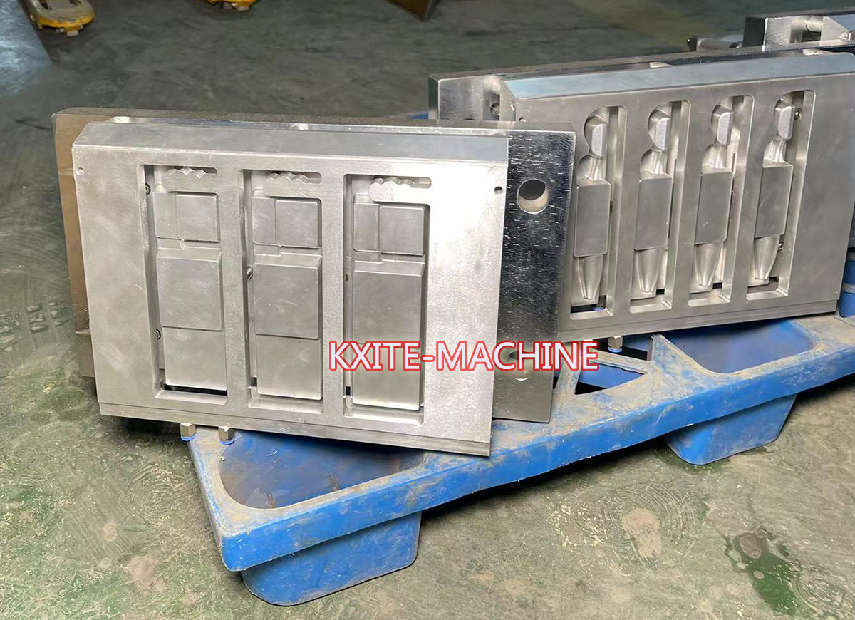What are the characteristics of toothbrush paper-plastic packaging machine