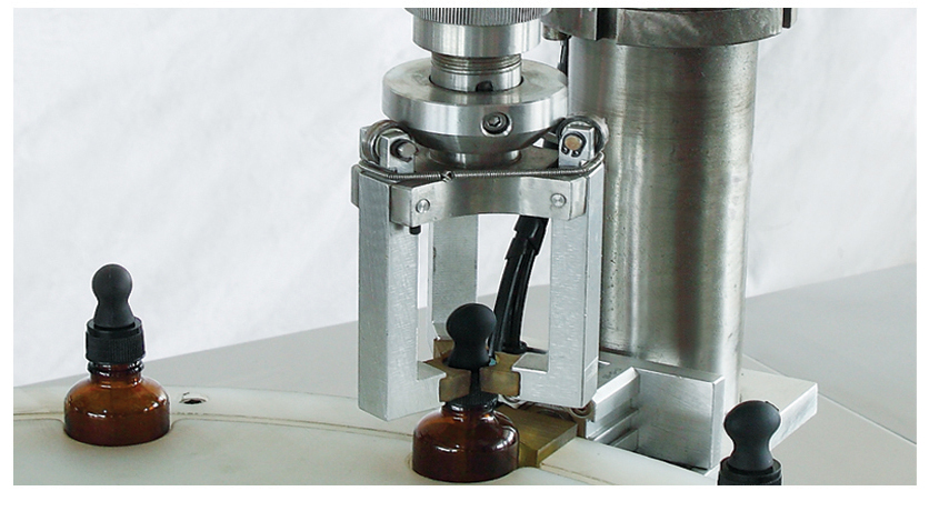 Automatic liquid Glass Bottle Washing Plugging Capping Filling Production Line 