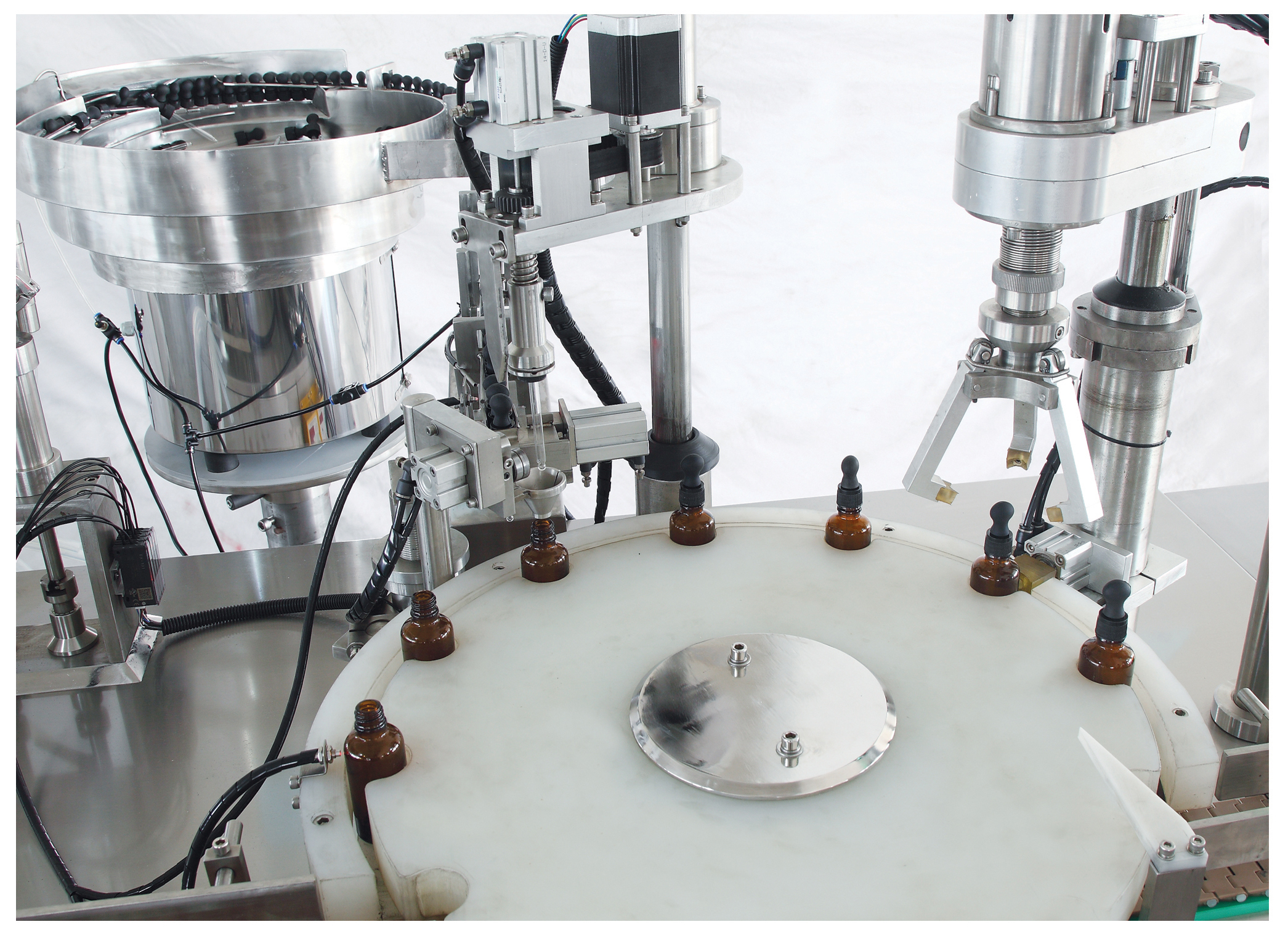 Automatic liquid Glass Bottle Washing Plugging Capping Filling Production Line 