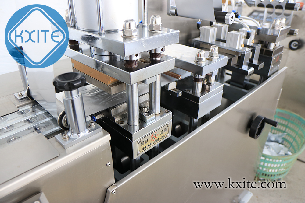 Automatic Aluminium Pharmaceutical Equipment Capsule/Liquid/ Choclate Blister Packaging Machine