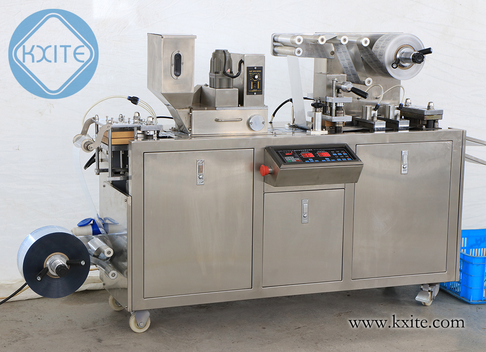 Bqs Alu PVC Pet Automatic Blister Packing Machine for Capsule Effervescent Tablet